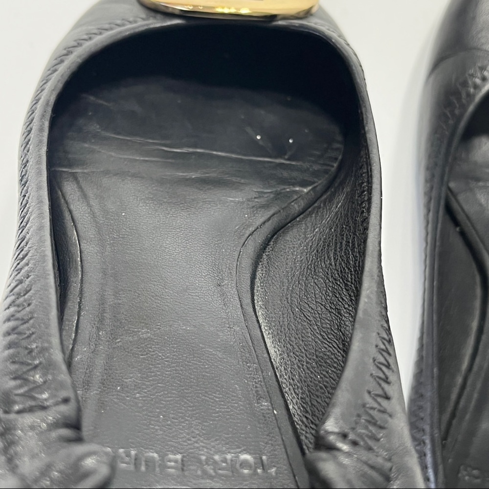 Tory Burch Flats Black with Gold Emblem - Picture 14 of 14